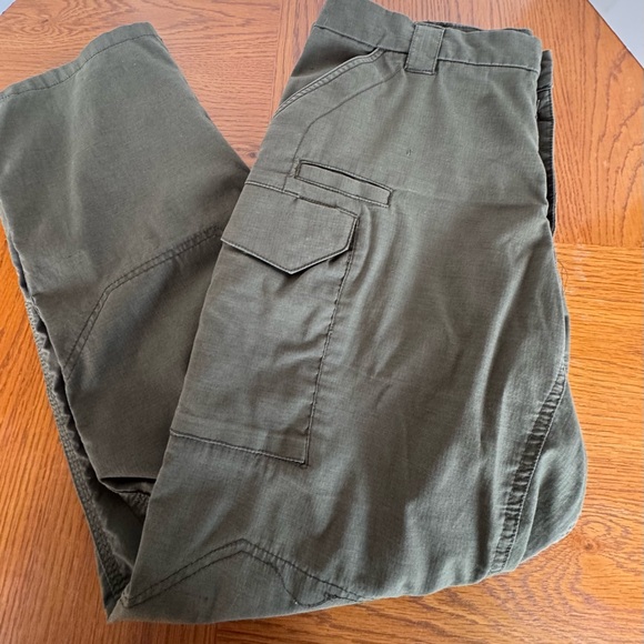 First Men's Green Cargo Pants - Picture 1 of 9